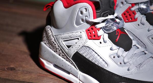 Red and white spizikes on sale jordan